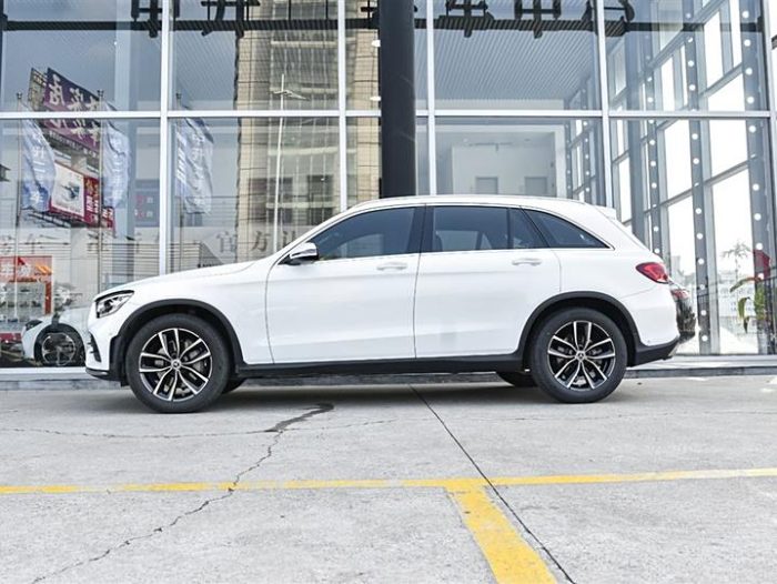 Mercedes-Benz GLC 2021 GLC 260 L 4MATIC Люкс, 2.0T 197 л.с. L4, пробег 38800 км (Б/у) Полный — изображение 2