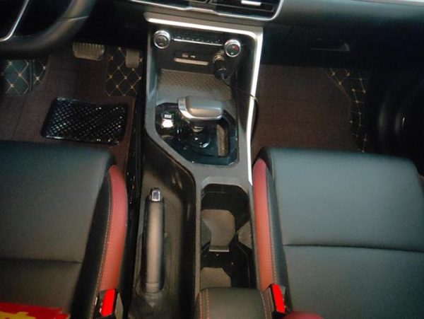 Geely Coolray 2021 1.4T DCT Diamond Edition, Август 2021 г., пробег 30200 км. (Б/у) Передний — изображение 7