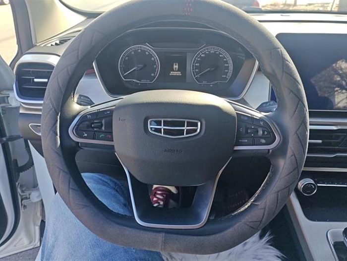 Geely Coolray 2021 1.4T DCT Platinum Edition, Август 2021 г., пробег 31600 км. (Б/у) Передний — изображение 8