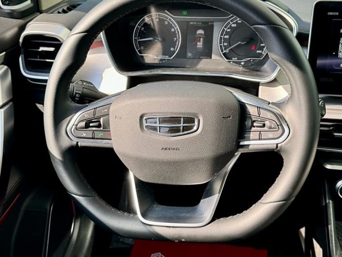 Geely Coolray 2021 1.4T DCT Platinum Edition, Август 2021 г., пробег 20000 км. (Б/у) Передний — изображение 8