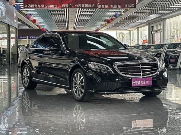 Mercedes-Benz C-Class 2021 C 200 L Fashion Edition, Апрель 2021 г., пробег 60000 км. (Б/у) Задний — изображение 2