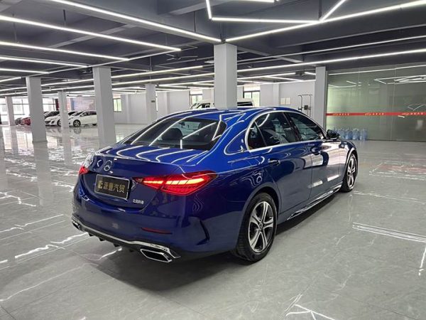 Mercedes-Benz C-Class 2022 C 200 L Sports Edition, Октябрь 2021 г., пробег 56000 км. (Б/у) Задний — изображение 2