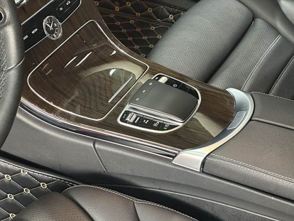 Mercedes-Benz C-Class 2021 C 200 L Fashion Edition, Апрель 2021 г., пробег 60000 км. (Б/у) Задний — изображение 3