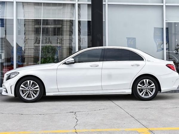 Mercedes-Benz C-Class 2021 C 200 L Fashion Sports Edition, Апрель 2021 г., пробег 27900 км. (Б/у) Задний — изображение 3