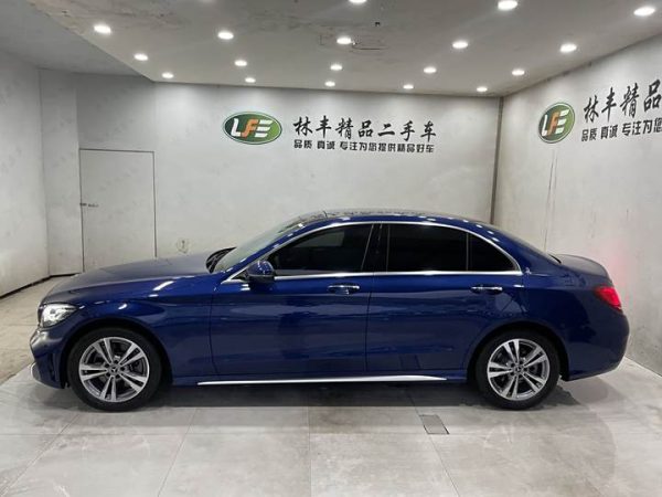 Mercedes-Benz C-Class 2021 C 200 L Fashion Sports Edition, Март 2021 г., пробег 25000 км. (Б/у) Задний — изображение 3