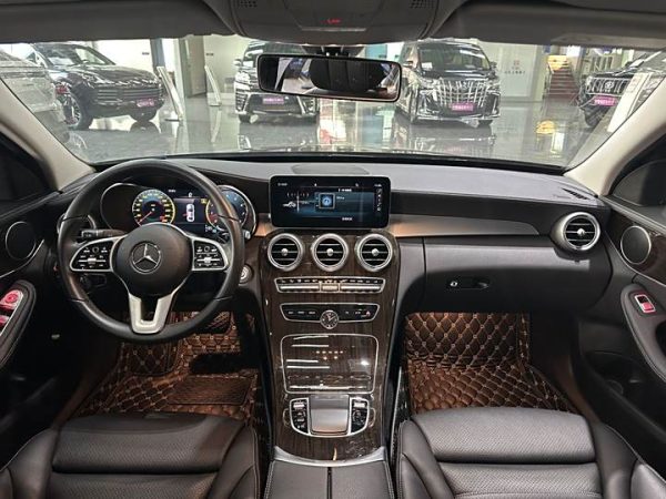 Mercedes-Benz C-Class 2021 C 200 L Fashion Edition, Апрель 2021 г., пробег 60000 км. (Б/у) Задний — изображение 4