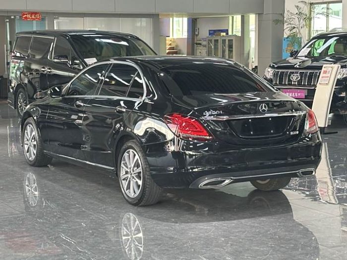 Mercedes-Benz C-Class 2021 C 200 L Fashion Edition, Апрель 2021 г., пробег 60000 км. (Б/у) Задний — изображение 5