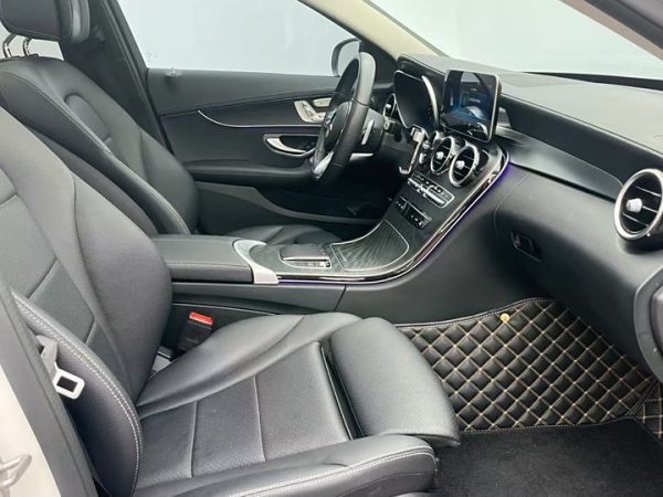 Mercedes-Benz C-Class 2021 C 260 L Sports Edition, Январь 2022 г., пробег 63000 км. (Б/у) Задний — изображение 7