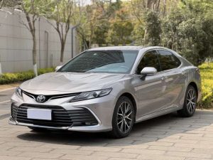 Camry 2023 2.5G Luxury Edition, Октябрь 2022 г., пробег 20000 км. (Б/у) Передний