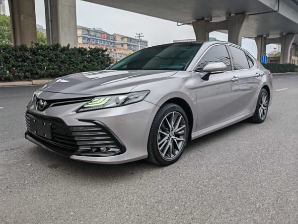Camry 2021 2.5Q Flagship Edition, Март 2022 г., пробег 30000 км. (Б/у) Передний