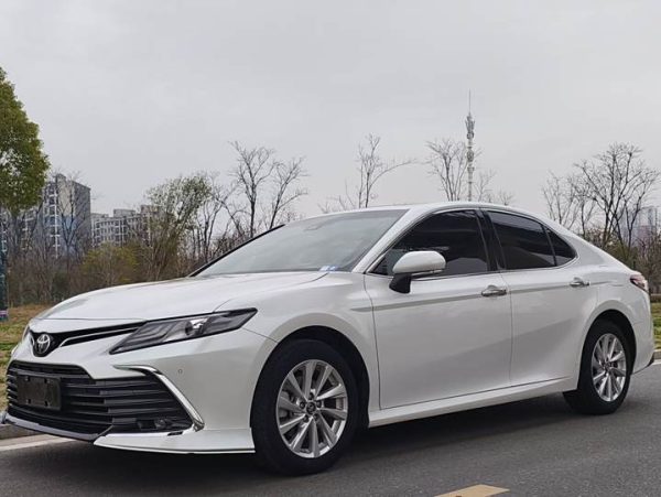 Camry 2023 2.0G Luxury Edition, Апрель 2023 г., пробег 17000 км. (Б/у) Передний