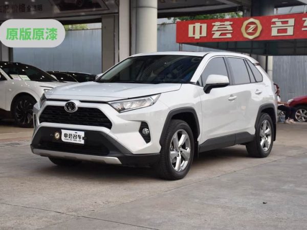 RAV4 Rongfang 2022 2.0L CVT 2WD Fashion Plus Edition, Октябрь 2022 г., пробег 42000 км. (Б/у) Передний