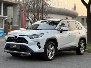 RAV4 Rongfang 2021 2.0L CVT 2WD Fashion Edition, Июль 2021 г., пробег 20000 км. (Б/у) Передний