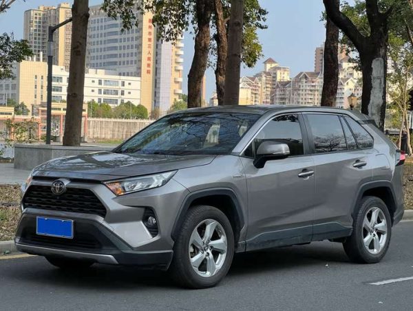 RAV4 Rongfang 2021 Dual Engine 2.5L E-CVT 2WD Elite Edition, Март 2021 г., пробег 54000 км. (Б/у) Передний