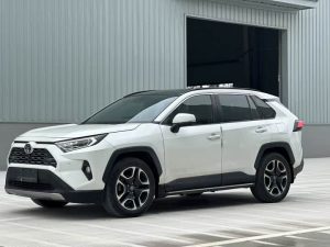 RAV4 2020 2.0L CVT 2WD Premium Edition, Октябрь 2020 г., пробег 47000 км. (Б/у) Передний