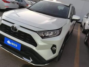 RAV4 Rongfang 2022 2.0L CVT 4WD Fashion Plus Edition, Февраль 2022 г., пробег 20800 км. (Б/у) Передний