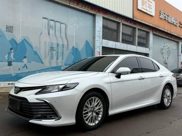 Camry 2021 2.0G Luxury Edition, Май 2021 г., пробег 90000 км. (Б/у) Передний — изображение 2