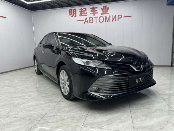Camry 2021 2.0G Luxury Edition, Январь 2021 г., пробег 10000 км. (Б/у) Передний — изображение 2