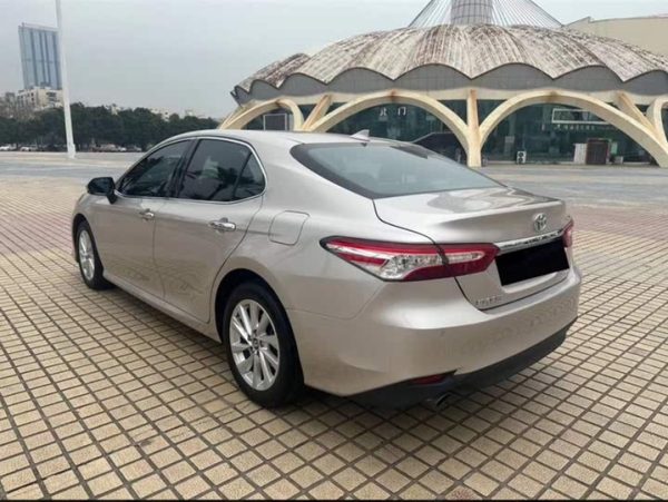 Camry 2021 2.0G Luxury Edition, Май 2021 г., пробег 47500 км. (Б/у) Передний — изображение 2