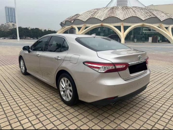 Camry 2021 2.0G Luxury Edition, Май 2021 г., пробег 47500 км. (Б/у) Передний — изображение 2
