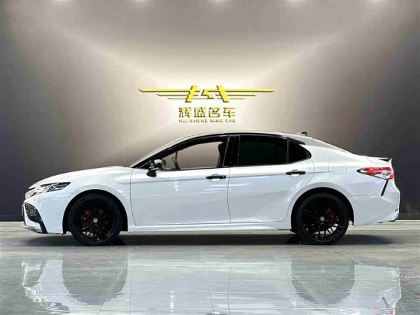 Camry 2022 2.5S Cavalier Edition, Сентябрь 2022 г., пробег 53000 км. (Б/у) Передний — изображение 2