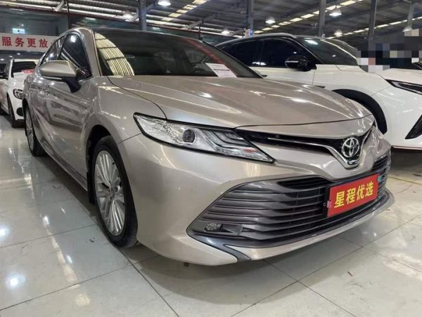 Camry 2019 facelift 2.5G luxury version, Декабрь 2020 г., пробег 79000 км. (Б/у) Передний — изображение 2