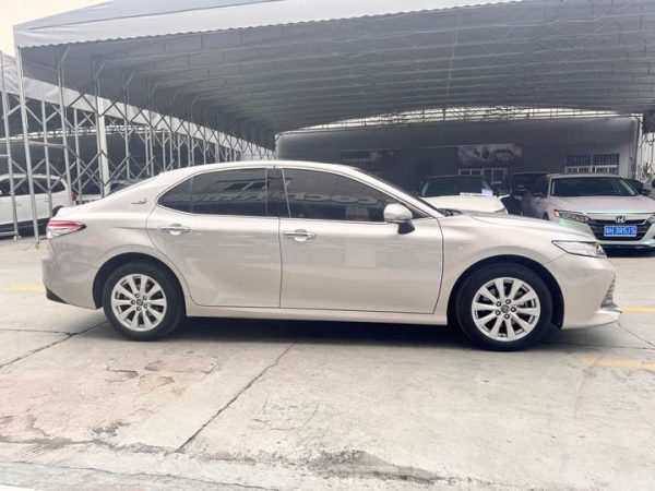 Camry 2019 facelift 2.0G luxury version, Август 2020 г., пробег 52000 км. (Б/у) Передний — изображение 2