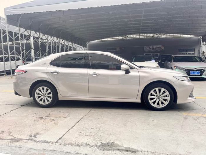Camry 2019 facelift 2.0G luxury version, Август 2020 г., пробег 52000 км. (Б/у) Передний — изображение 2