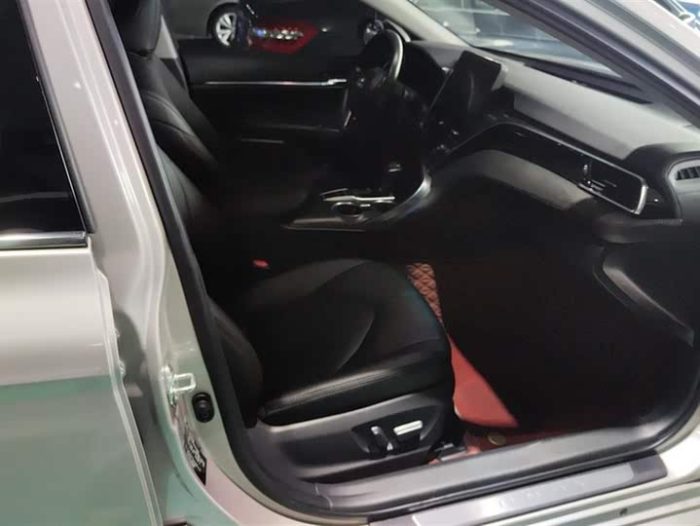 Camry 2021 2.5Q Flagship Edition, Январь 2022 г., пробег 53100 км. (Б/у) Передний — изображение 2
