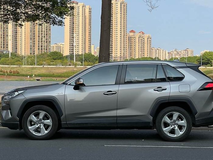 RAV4 Rongfang 2021 Dual Engine 2.5L E-CVT 2WD Elite Edition, Март 2021 г., пробег 54000 км. (Б/у) Передний — изображение 2