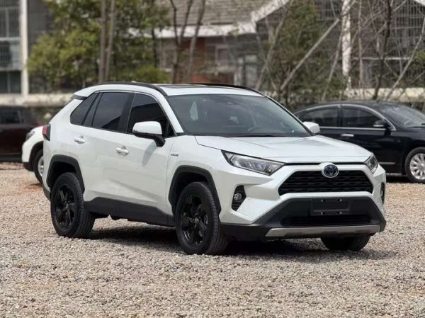 RAV4 Rongfang 2021 Dual Engine 2.5L E-CVT 4WD Elite PLUS Edition, Сентябрь 2021 г., пробег 45000 км. (Б/у) Передний — изображение 2