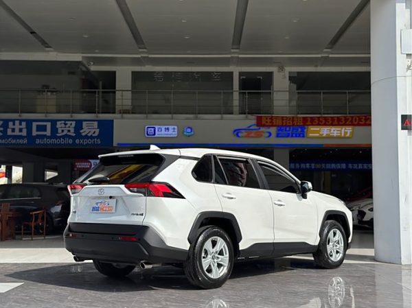 RAV4 Rongfang 2022 2.0L CVT 2WD Urban Edition, Сентябрь 2022 г., пробег 37000 км. (Б/у) Передний — изображение 2