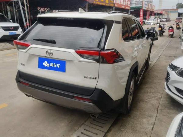 RAV4 Rongfang 2020 2.0L CVT 2WD Fashion PLUS Edition, Июнь 2020 г., пробег 76500 км. (Б/у) Передний — изображение 2