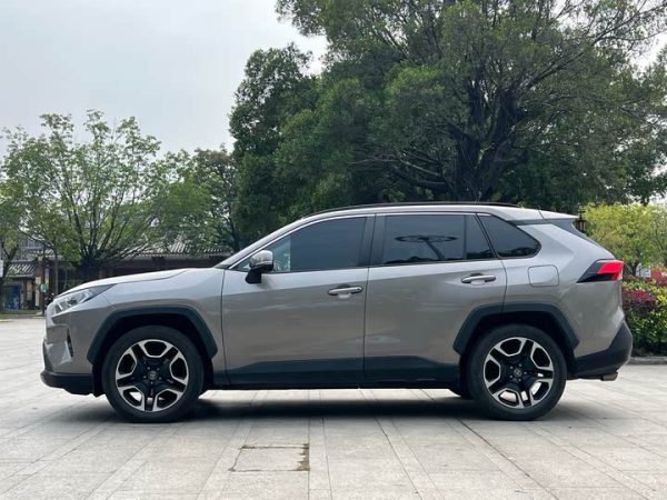 RAV4 Rongfang 2021 2.0L CVT 2WD Premium Edition, Июнь 2021 г., пробег 62000 км. (Б/у) Передний — изображение 2
