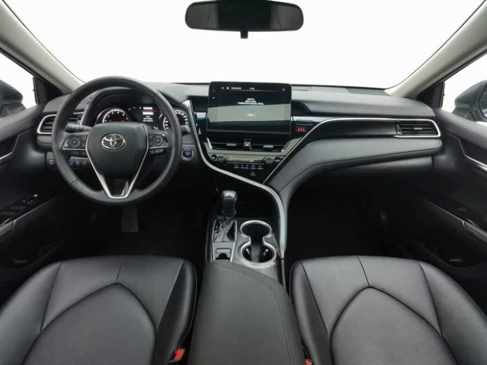 Camry 2021 2.0G Luxury Edition, Июнь 2021 г., пробег 65300 км. (Б/у) Передний — изображение 3