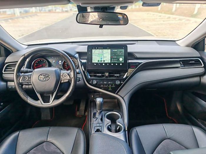 Camry 2022 2.0S Cavalier Edition, Июль 2022 г., пробег 50000 км. (Б/у) Передний — изображение 3