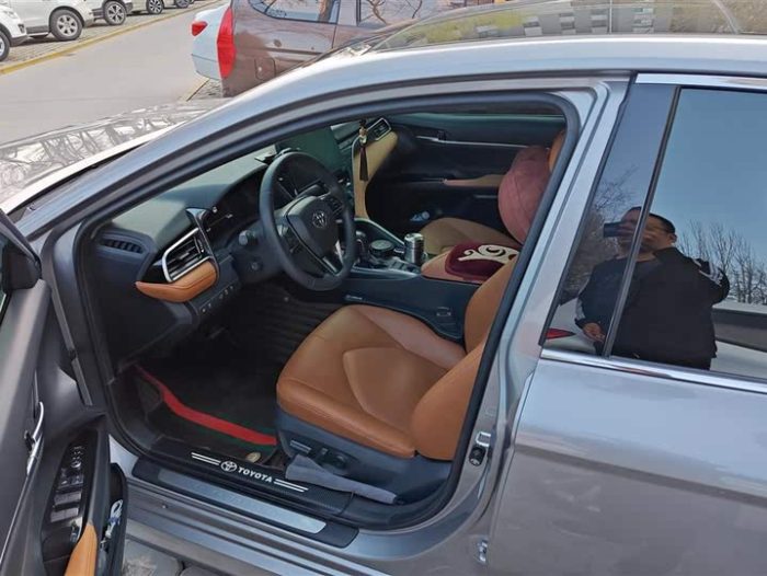 Camry 2021 2.5Q Flagship Edition, Июнь 2021 г., пробег 44900 км. (Б/у) Передний — изображение 3