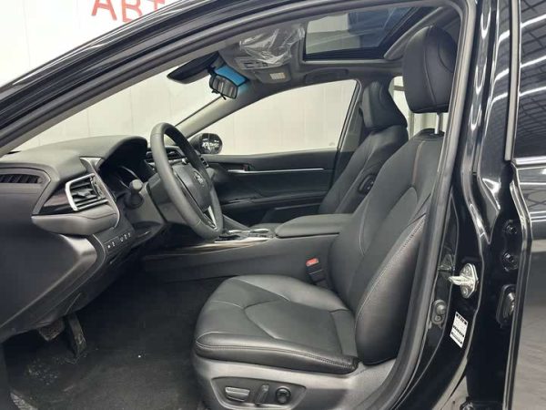 Camry 2021 2.0G Luxury Edition, Январь 2021 г., пробег 10000 км. (Б/у) Передний — изображение 3