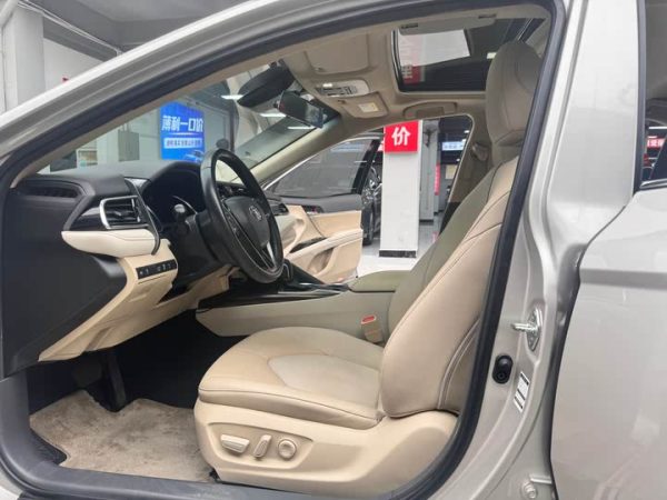 Camry 2019 facelift 2.0G luxury version, Август 2020 г., пробег 52000 км. (Б/у) Передний — изображение 3