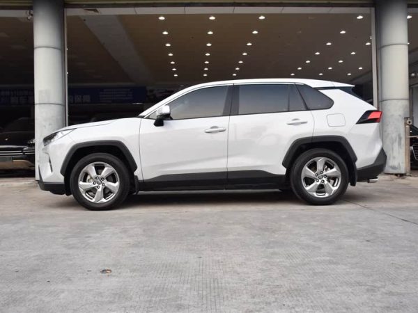 RAV4 Rongfang 2022 2.0L CVT 2WD Fashion Plus Edition, Октябрь 2022 г., пробег 42000 км. (Б/у) Передний — изображение 3