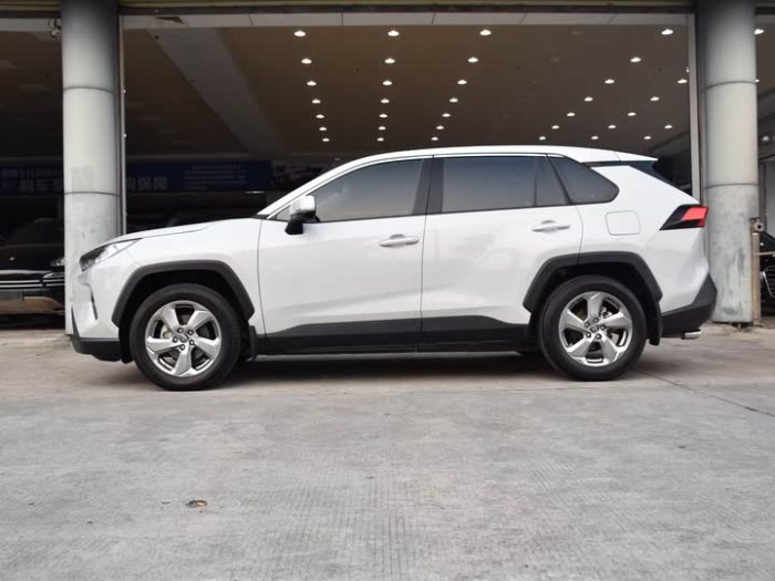 RAV4 Rongfang 2022 2.0L CVT 2WD Fashion Plus Edition, Октябрь 2022 г., пробег 42000 км. (Б/у) Передний — изображение 3