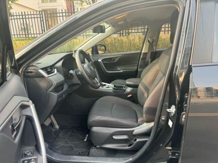 RAV4 Rongfang 2021 2.0L CVT 2WD Urban Edition, Июль 2021 г., пробег 59000 км. (Б/у) Передний — изображение 3