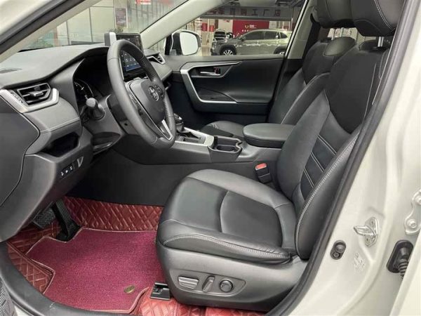 RAV4 Rongfang 2020 2.0L CVT 2WD Fashion PLUS Edition, Январь 2021 г., пробег 23000 км. (Б/у) Передний — изображение 3