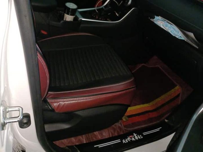 RAV4 2021 2.0L CVT 4WD Fashion PLUS Edition, Май 2021 г., пробег 31800 км. (Б/у) Передний — изображение 3