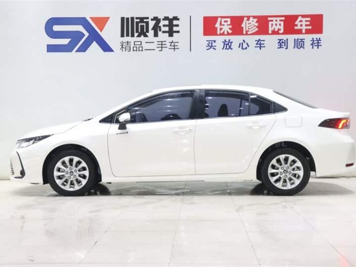 Corolla 2021 Hybrid 1.8L E-CVT Elite Edition, Январь 2022 г., пробег 44000 км. (Б/у) Передний — изображение 3