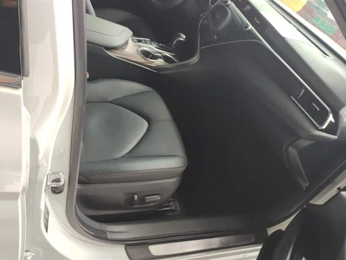 Camry 2021 2.0G Luxury Edition, Июнь 2021 г., пробег 31700 км. (Б/у) Передний — изображение 4