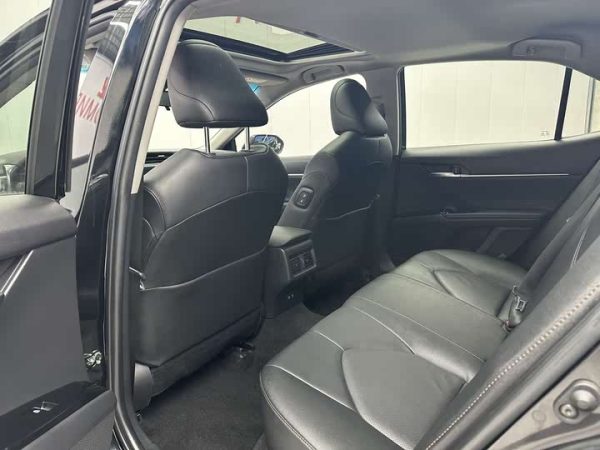 Camry 2021 2.0G Luxury Edition, Январь 2021 г., пробег 10000 км. (Б/у) Передний — изображение 4