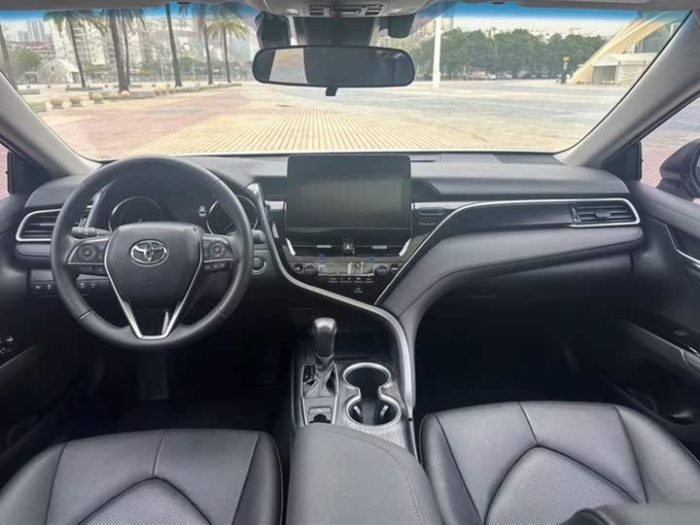 Camry 2021 2.0G Luxury Edition, Май 2021 г., пробег 47500 км. (Б/у) Передний — изображение 4