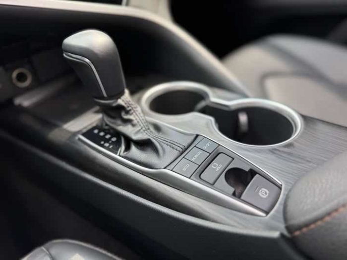Camry 2023 2.5G Luxury Edition, Октябрь 2022 г., пробег 20000 км. (Б/у) Передний — изображение 4