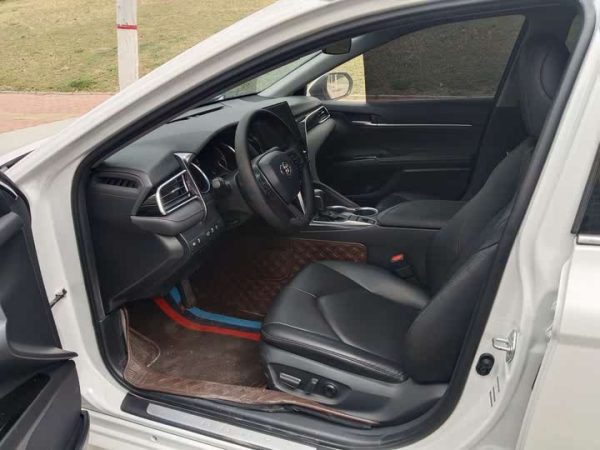 Camry 2023 2.0G Luxury Edition, Март 2023 г., пробег 49000 км. (Б/у) Передний — изображение 4